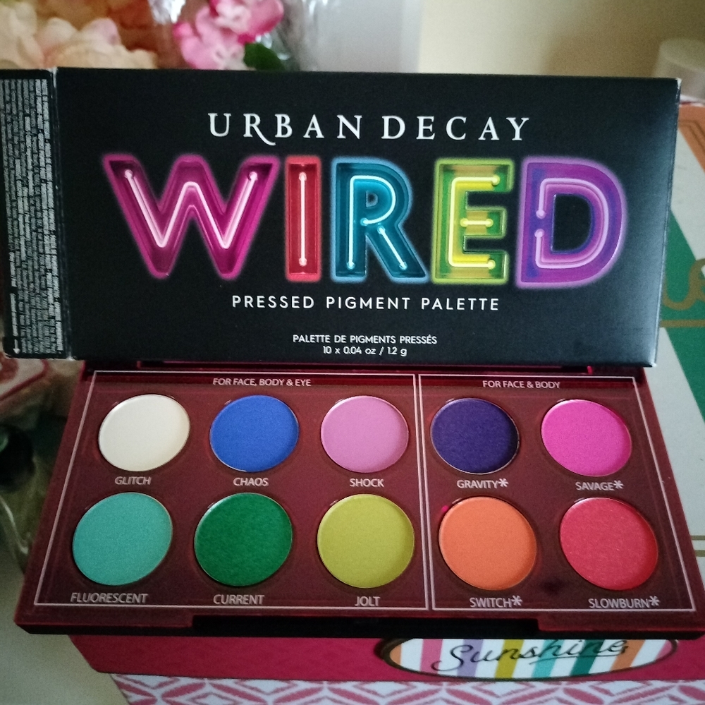 Urban Decay eyeshadow palette